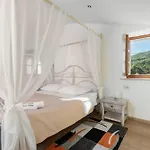 Denis Village In Istria For 28 People Pet Friendly Complex Of 4 Stone 别墅