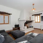 Denis Village In Istria For 28 People Pet Friendly Complex Of 4 Stone 别墅 *
