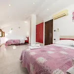 Denis Village In Istria For 28 People Pet Friendly Complex Of 4 Stone *