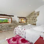 别墅 Denis Village In Istria For 28 People Pet Friendly Complex Of 4 Stone 布泽特
