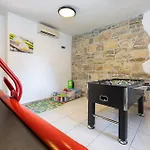 Denis Village In Istria For 28 People Pet Friendly Complex Of 4 Stone 别墅