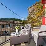 Denis Village In Istria For 28 People Pet Friendly Complex Of 4 Stone * 布泽特