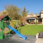 别墅 Denis Village In Istria For 28 People Pet Friendly Complex Of 4 Stone 布泽特