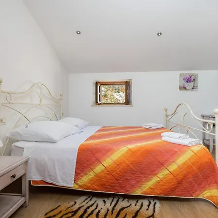 Denis Village In Istria For 28 People Pet Friendly Complex Of 4 Stone Buzet