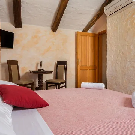 Denis Village In Istria For 28 People Pet Friendly Complex Of 4 Stone