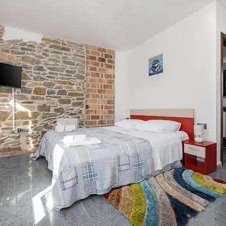 Denis Village In Istria For 28 People Pet Friendly Complex Of 4 Stone Vila *