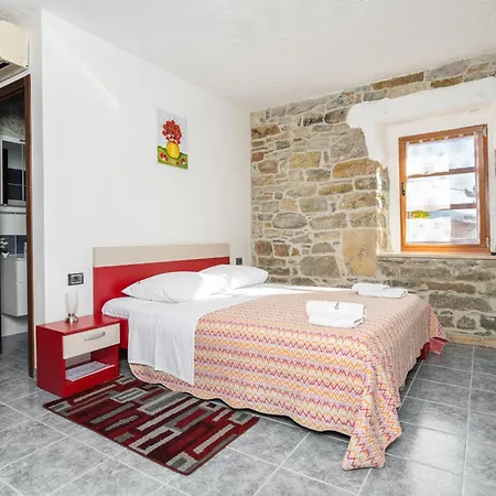 Denis Village In Istria For 28 People Pet Friendly Complex Of 4 Stone *