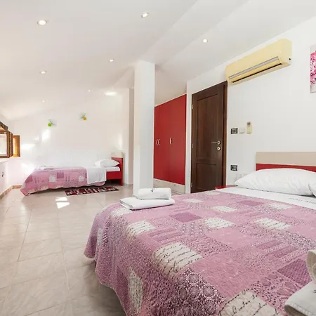 Denis Village In Istria For 28 People Pet Friendly Complex Of 4 Stone *