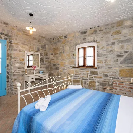 Denis Village In Istria For 28 People Pet Friendly Complex Of 4 Stone Buzet