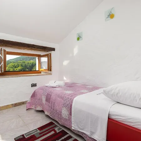 Denis Village In Istria For 28 People Pet Friendly Complex Of 4 Stone