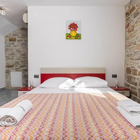 Denis Village In Istria For 28 People Pet Friendly Complex Of 4 Stone