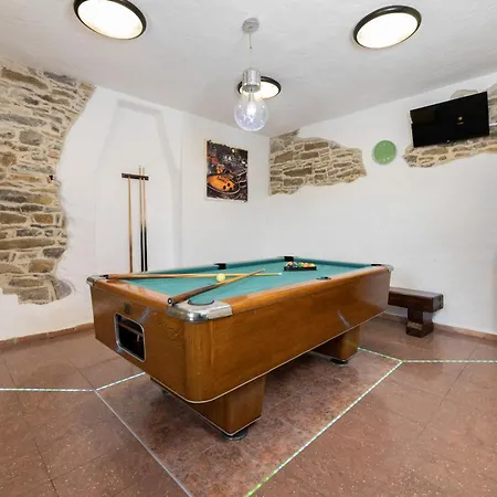 Denis Village In Istria For 28 People Pet Friendly Complex Of 4 Stone *